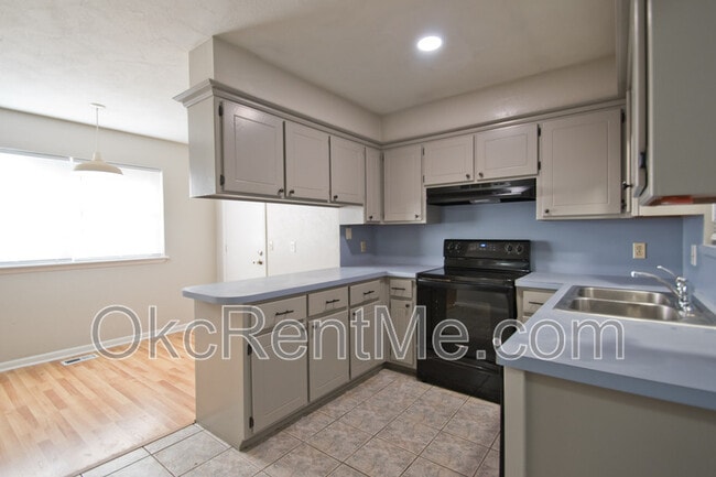 Photo - 126 NE 11th St