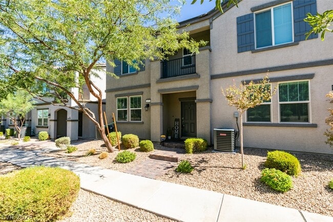 477 Ylang Pl