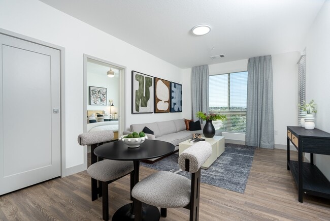 Photo - Legacy Metro 525