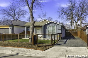 Photo - 227 E Baylor St