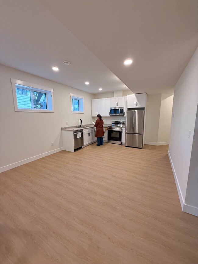 Photo - 11515-1102A 102A St