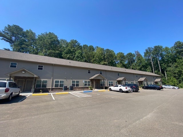 Photo - Evergreen Apartments