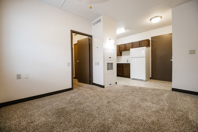 Photo - Meadowlawn Plaza Apartments