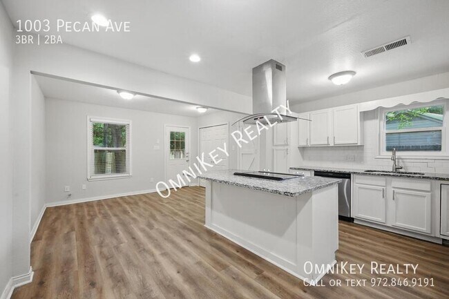 Photo - 1003 Pecan Ave
