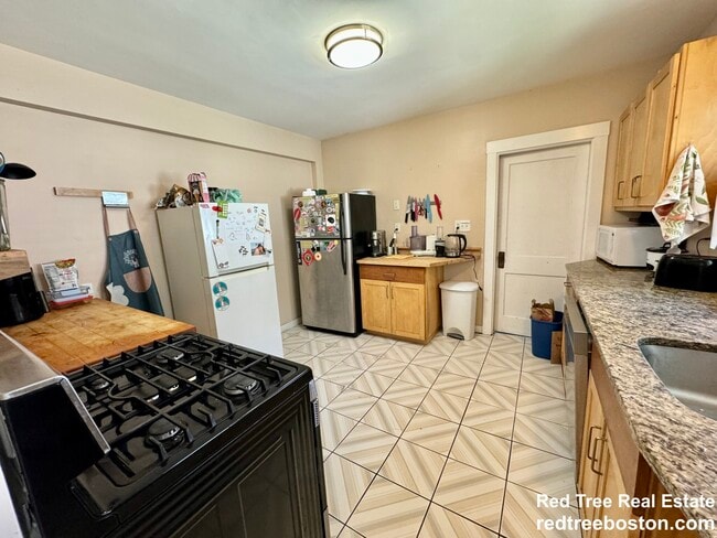 Photo - 39 Westford St Unit 2