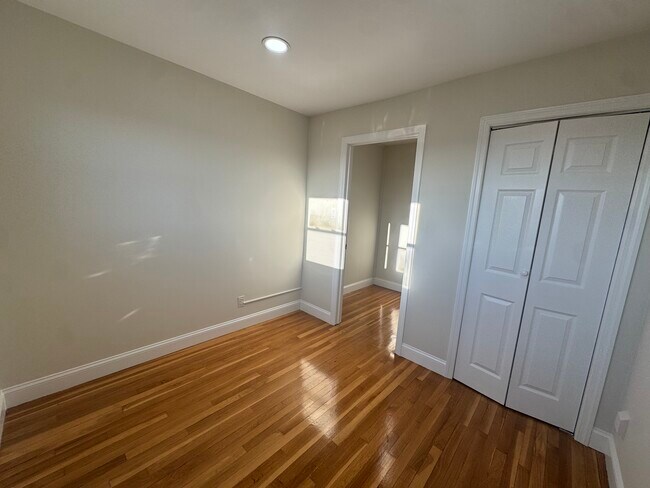 Photo - 646 Fairview Ave Unit Second Floor