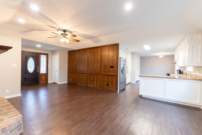 Photo - 328 Lake View Dr