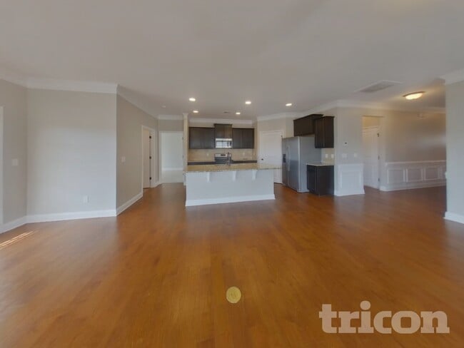 Photo - 910 Deepwood Ct