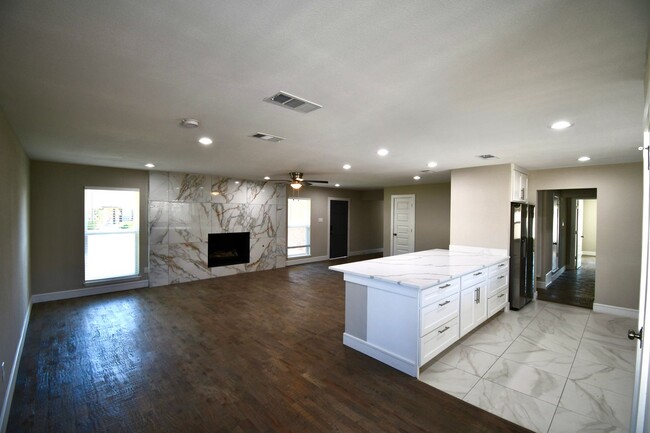 NEWLY REMODELED 4 Bd, 3.5 Bath Home For Le... - NEWLY REMODELED 4 Bd, 3.5 Bath Home For Le...