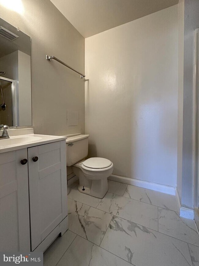 211 Highland Blvd Apartment New Castle, DE