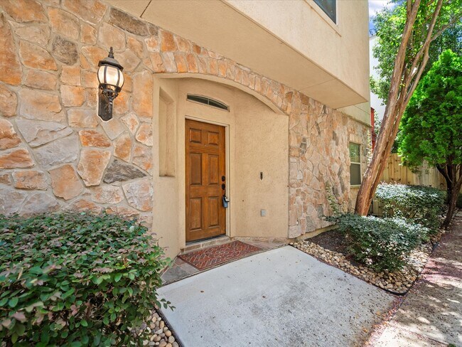 Photo - 588 Bomar St