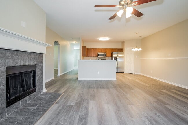 Photo - 1106 Longhorn Ln