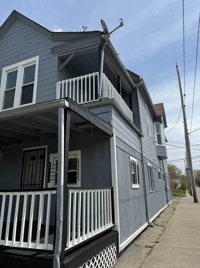 Photo - 3860 E 72nd St Unit 3