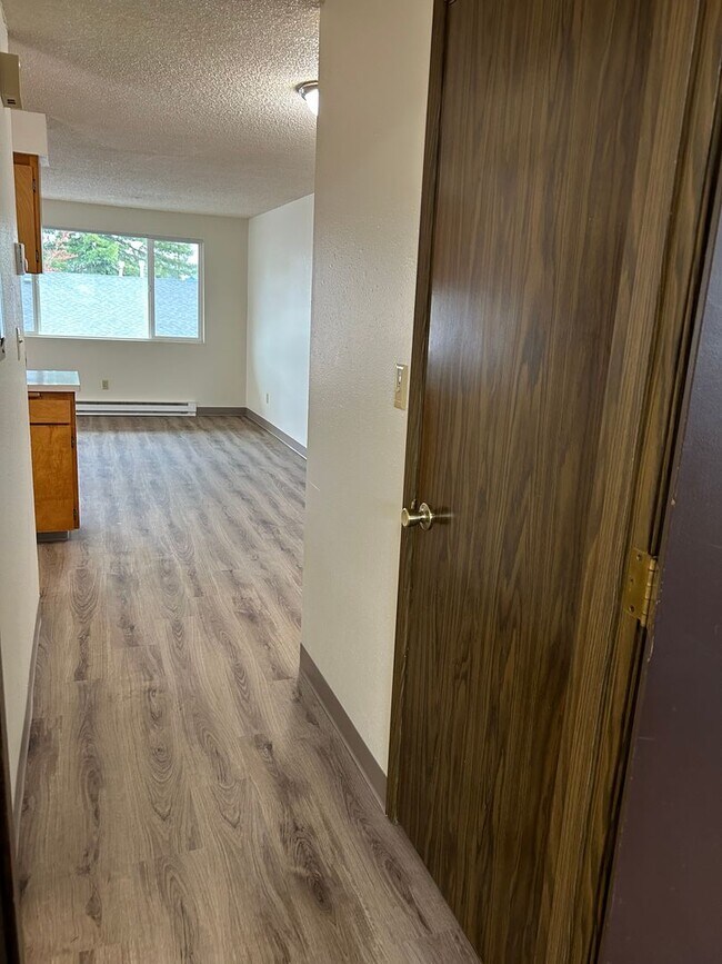 Photo - 1215 Pioneer St Unit 8 (Upper) (P)