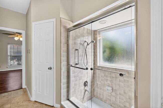 Building Photo - 18307 Forest Elms Dr Rental