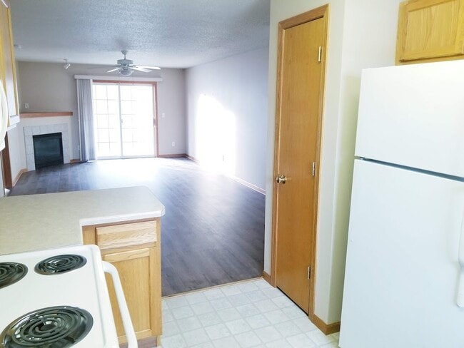 Building Photo - 70 Cherry Ct Unit 3 Rental