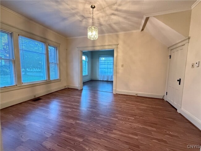 Building Photo - 56 E 5th St