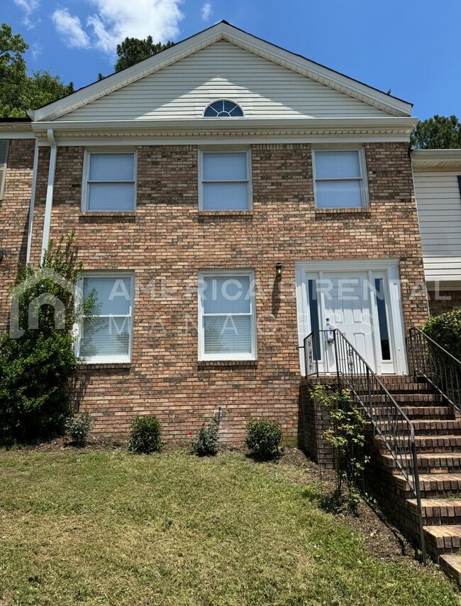 Building Photo - Townhome available in Pelham! Available to View with 48 Hour Notice!!!