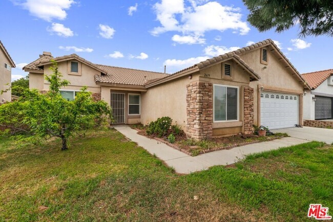 Building Photo - 2619 W Windhaven Dr Rental