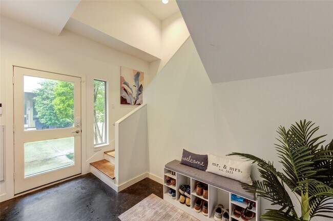 Photo - 5109 Larkin St