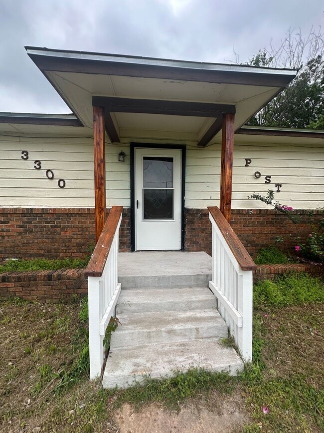 Photo - 4 Bed, 2 Bath, 2 dInng, 2 Living