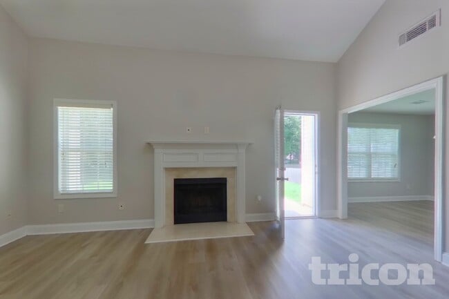Photo - 231 W Oak St
