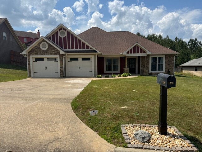 3/2 1-level Phenix City home - 3/2 1-level Phenix City home