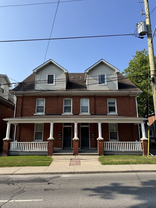 Building Photo - 400 Brock St Unit 3