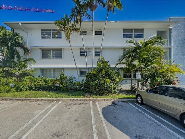 Building Photo - 1120 102nd St Unit 6