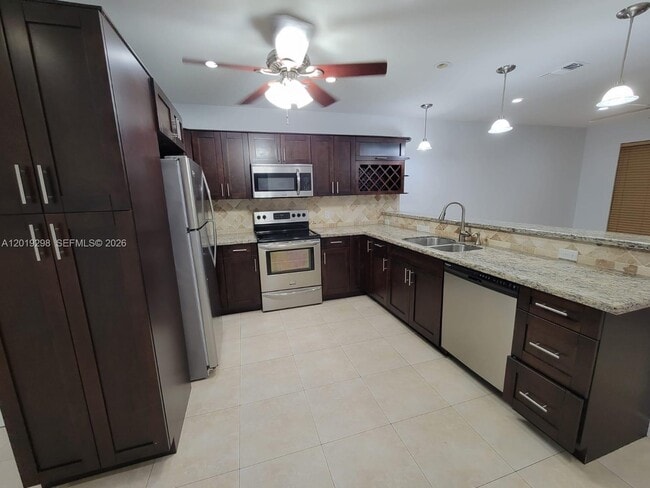 Building Photo - 5780 SW 61st St Unit 5780