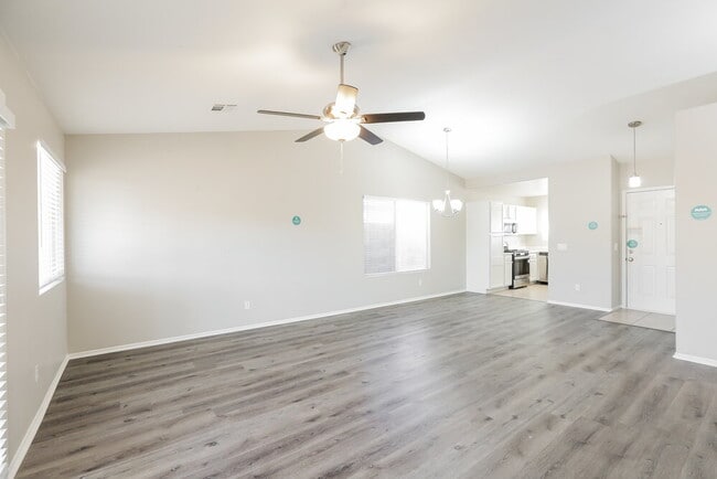 Photo - 16183 W Buchanan St