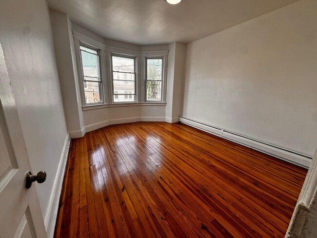 Photo - 66 W 18th St Unidad 2F