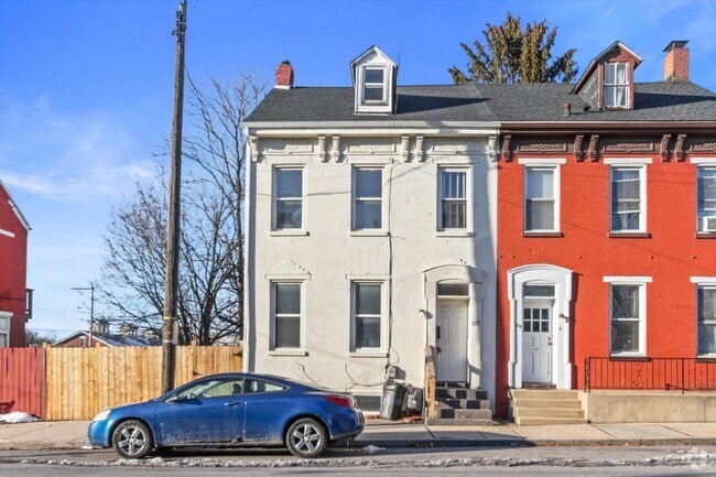 Building Photo - Coming Soon- Spacious 3 Bedroom, 1.5 Bath ... Rental