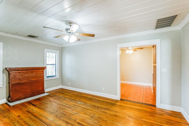 Photo - 926 13th Ave N