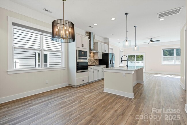 Photo - 1109 Masefield Ave