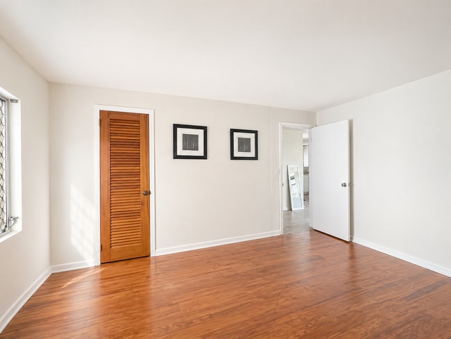 Photo - 422 N Broadway