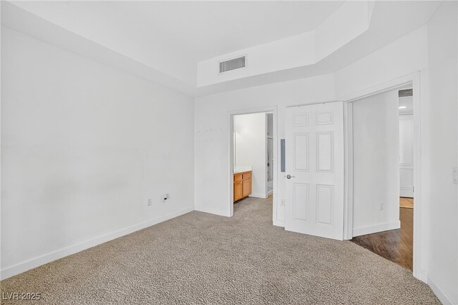 Building Photo - 87 E Agate Ave Unit 204