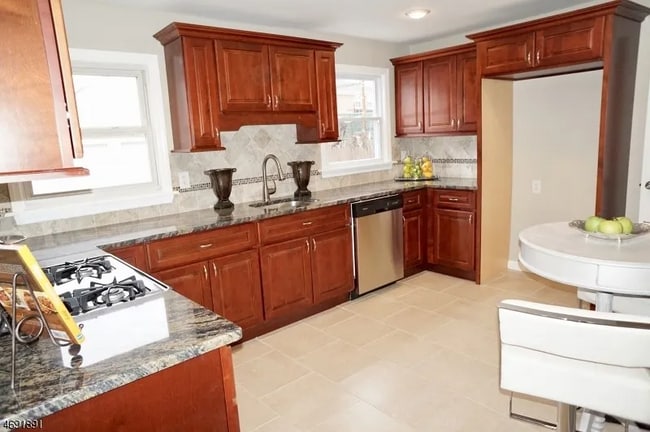 Photo - 421 New York Ave