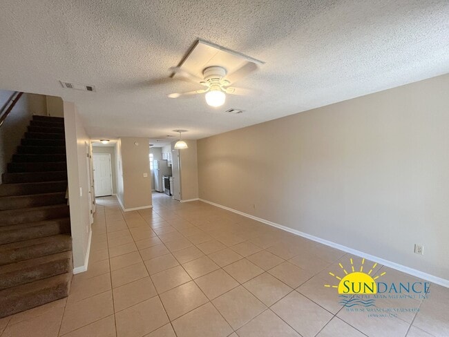 828 Shadow Ln