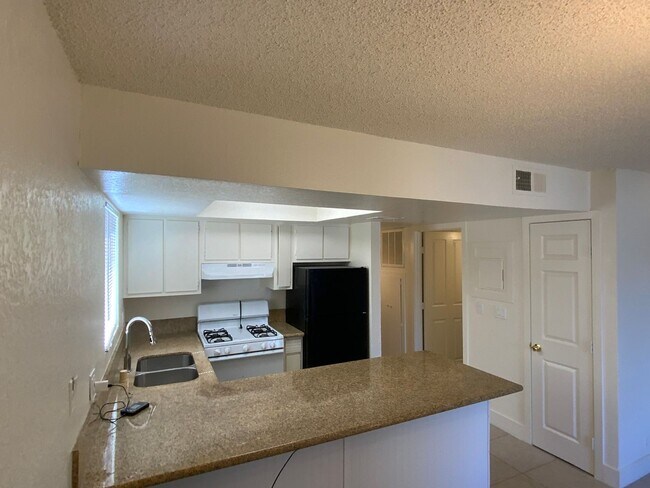 6994 Issac Ave Unidad D