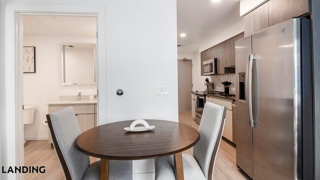 Photo - 707 S Farmer Ave Unidad 4028