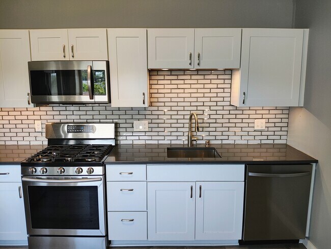 Kithcen - 615 S Main St Unit Suite C1