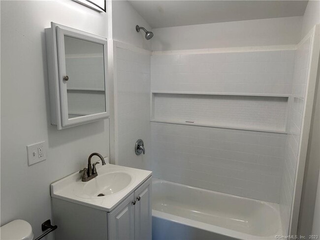 Photo - 761 Brewster St Unit 2