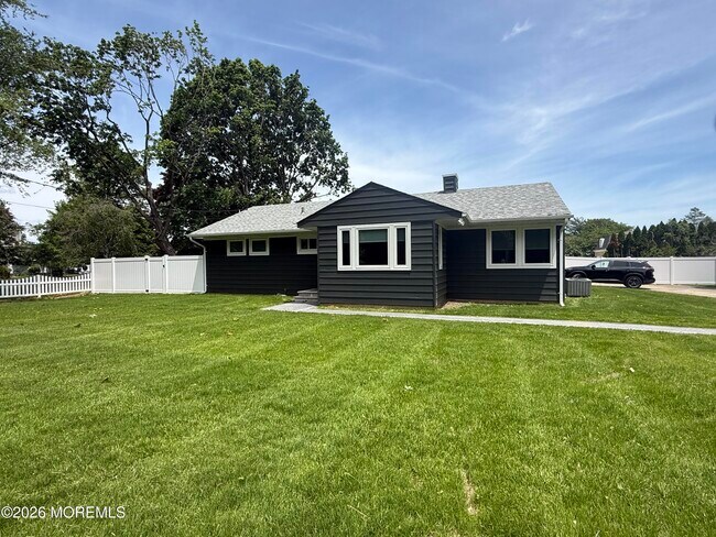 Building Photo - 474 Monmouth Rd