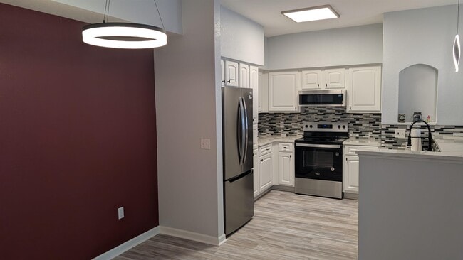 Building Photo - 2801 Chancellorsville Dr Unit 223 Rental