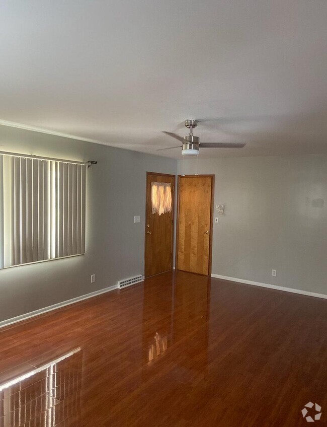 Building Photo - 3877 Walford St Rental