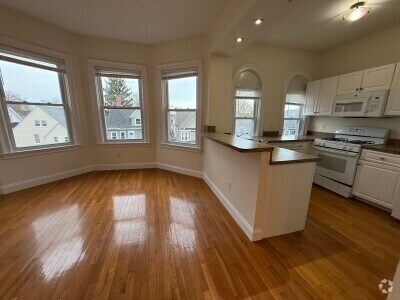 Building Photo - 45 Ashford St Rental
