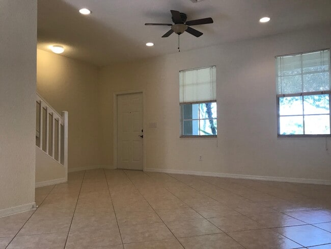 Photo - 141 E Thatch Palm Cir