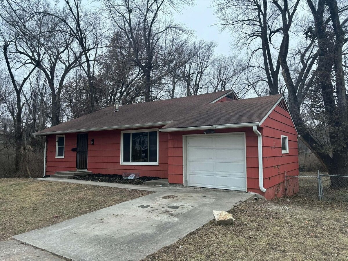 Photo - 9512 Fremont Ave