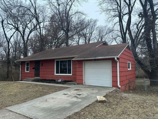 Building Photo - 9512 Fremont Ave